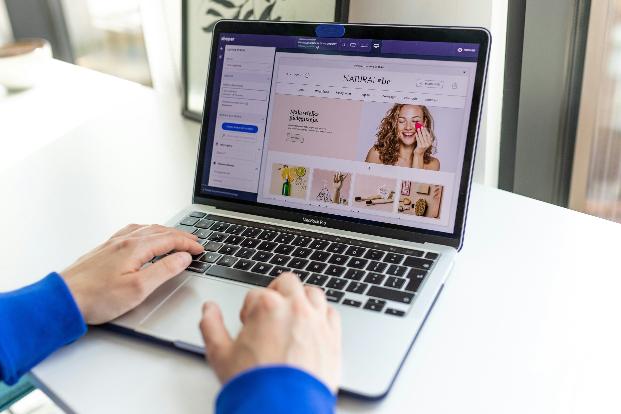 Hello World Featured Image
